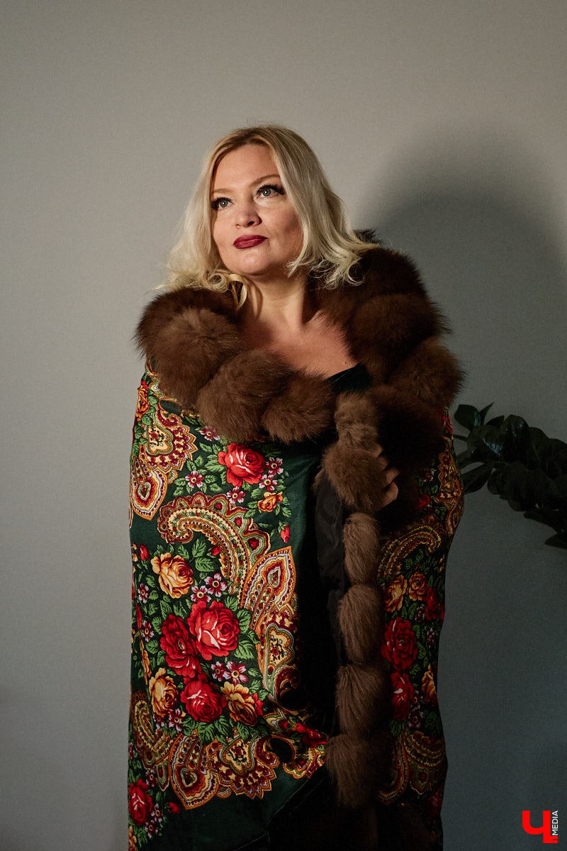 Из кино и сериалов мы знаем, что зачастую у оперных артистов на кону стоит буквально всё: выбирать приходится между сценой и обычной жизнью. Так ли это на самом деле? Всю правду о высоком мастерстве способен поведать лишь тот, кто испытал на себе те страсти, о которых, как правило, не говорят вслух. В нашем случае это преподаватель вокала Екатерина Глебова. Воспоминаниями из прошлого она поделилась с «Ключ-Медиа», честно ответив на неудобные вопросы.