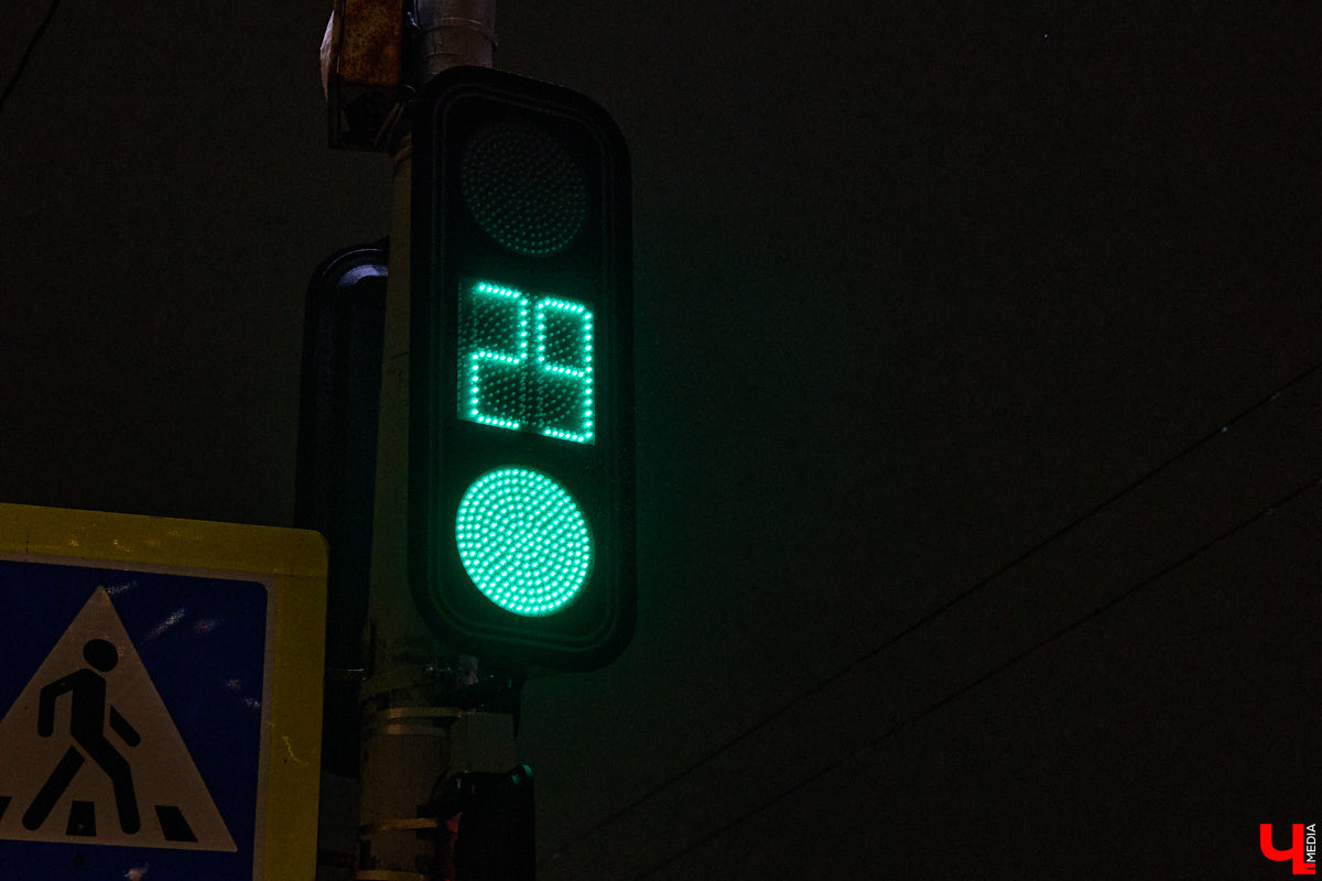 Несмотря на зиму, в регионе продолжают строить дороги. На этот раз работы стартовали на 4-километровом отрезке между деревней Загорье и селом Мосино. Уже в следующем году трасса соединит микрорайон Юрьевец с Юрьев-Польским шоссе. Как проходит возведение новой перемычки — узнали из первых уст. А заодно поинтересовались и другими новостями транспортной сферы. Любопытно? Тогда поехали!