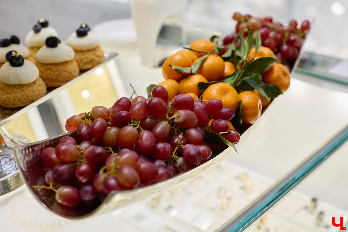 Если снег зимой иногда не искрится, то бриллианты сверкают всегда. Ювелирный салон «Мальва» в канун самого волшебного праздника исполнил заветное желание истинных ценителей высокого искусства. Там прошел уютный вечер для постоянных гостей с закрытым показом бриллиантовых коллекций Per Sempre.