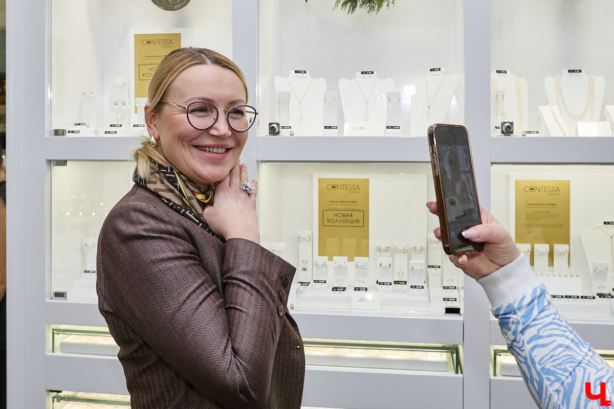 Если снег зимой иногда не искрится, то бриллианты сверкают всегда. Ювелирный салон «Мальва» в канун самого волшебного праздника исполнил заветное желание истинных ценителей высокого искусства. Там прошел уютный вечер для постоянных гостей с закрытым показом бриллиантовых коллекций Per Sempre.