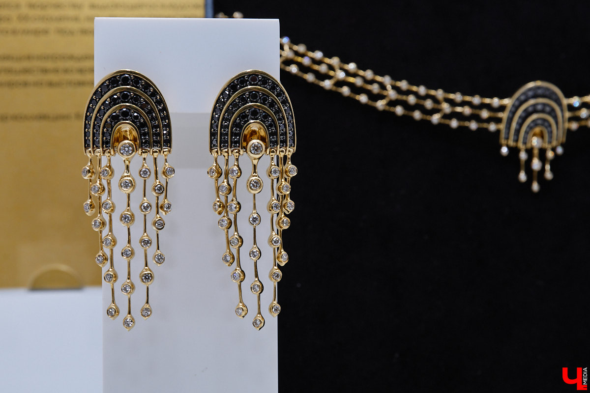 Если снег зимой иногда не искрится, то бриллианты сверкают всегда. Ювелирный салон «Мальва» в канун самого волшебного праздника исполнил заветное желание истинных ценителей высокого искусства. Там прошел уютный вечер для постоянных гостей с закрытым показом бриллиантовых коллекций Per Sempre.