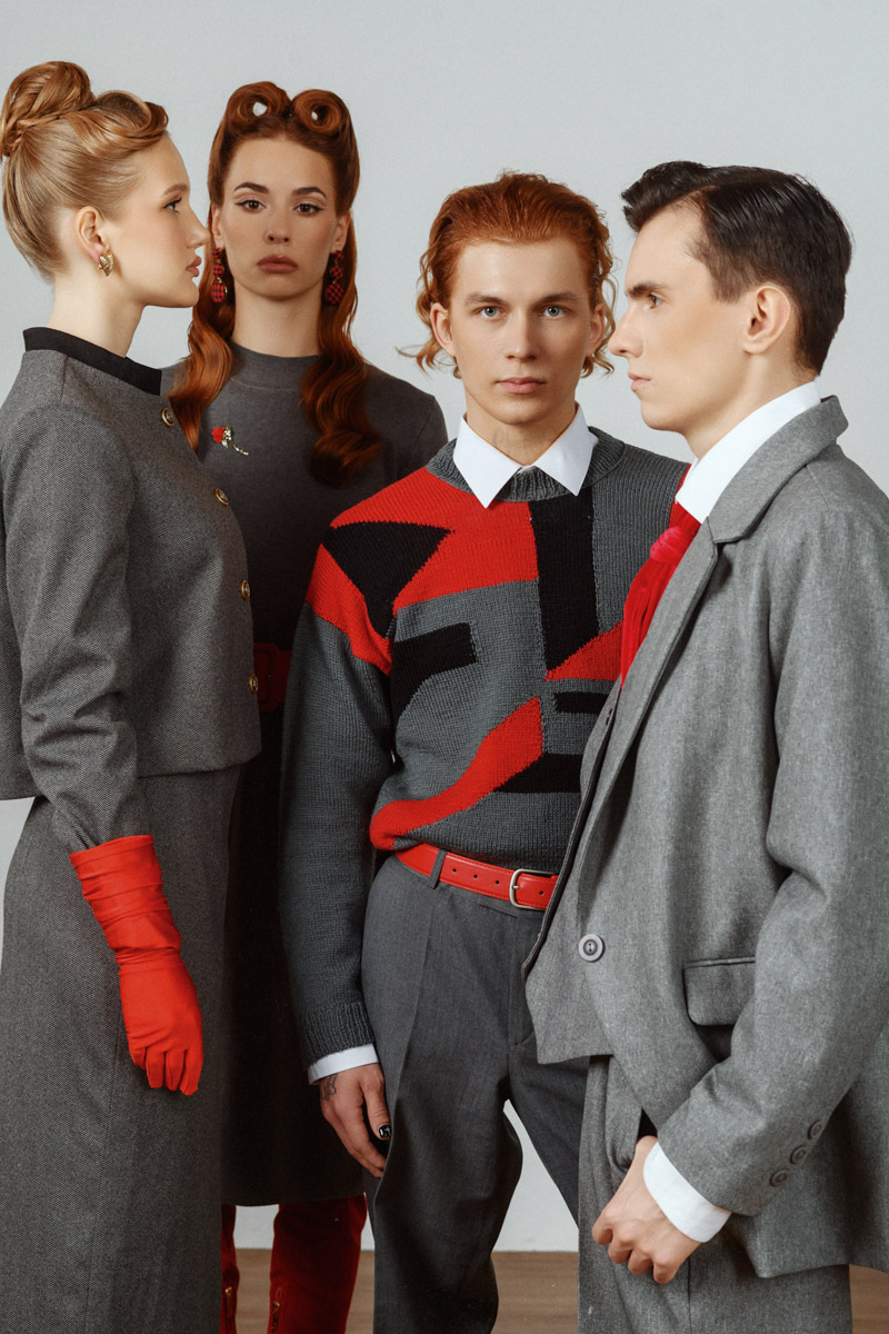 Когда известный косметический бренд инициировал творческий конкурс среди своих сотрудников, владимирская команда сразу устроила мозговой штурм. Требовалось создать коллекцию образов, связанных с деятельностью гениев пера. Нашим выпал Роберт Рождественский. Как ребята вплели его тексты и факты из биографии в свой фотопроект и что из этого получилось, выяснил «Ключ-Медиа».