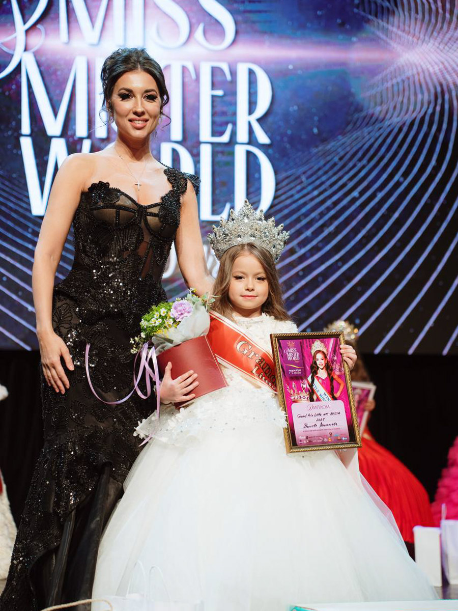 На всероссийской арене красоты сияют не только взрослые красавицы из Владимира, но и совсем еще юные звезды. Делегация от 33-го региона и модельного агентства Victory посетила Москву для участия, пожалуй, в самом масштабном конкурсе страны для детей Little Miss and Mister World Russia. «Ключ-Медиа» узнал, как выступили дети и какие титулы они привезли домой.