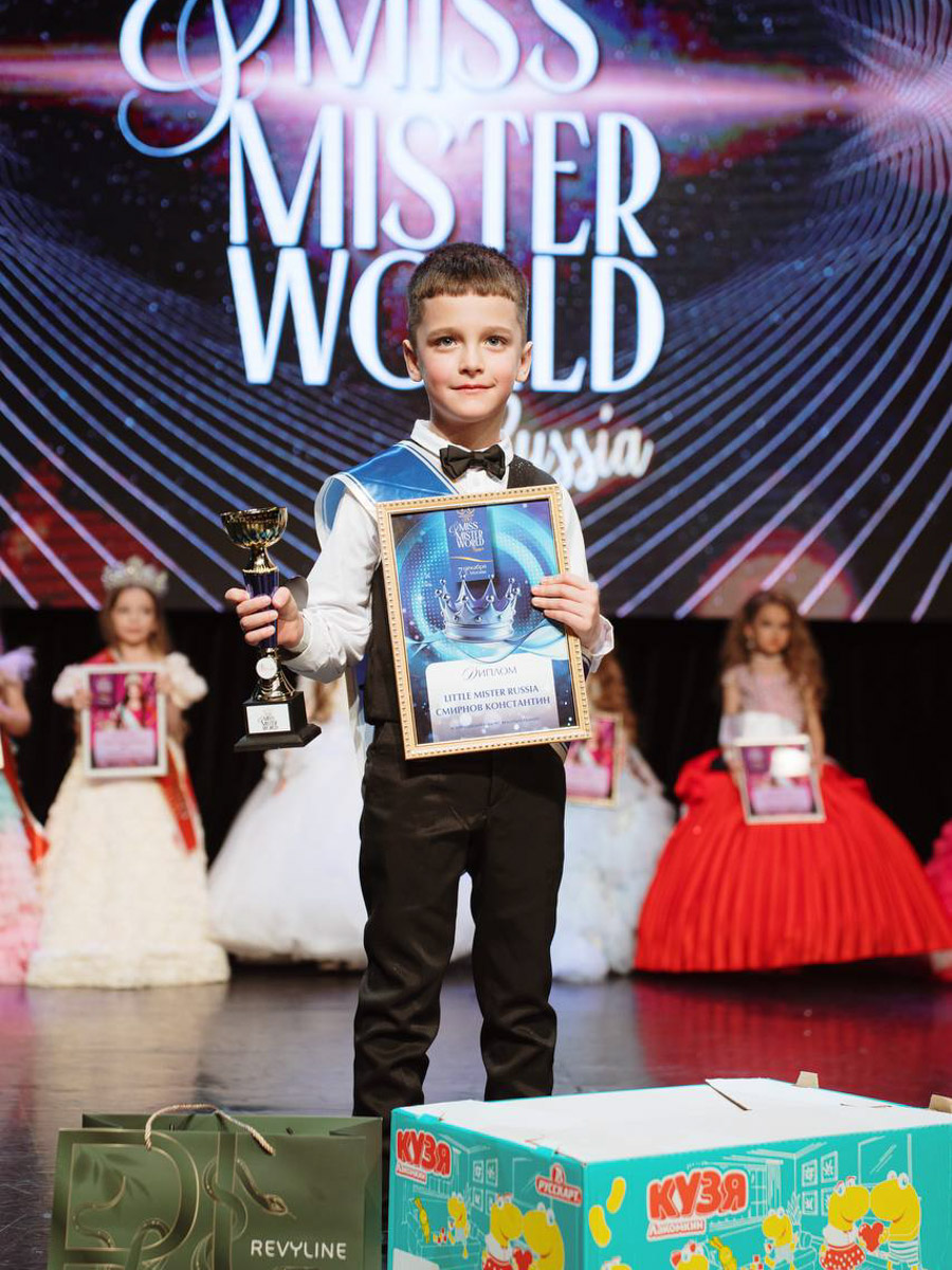 На всероссийской арене красоты сияют не только взрослые красавицы из Владимира, но и совсем еще юные звезды. Делегация от 33-го региона и модельного агентства Victory посетила Москву для участия, пожалуй, в самом масштабном конкурсе страны для детей Little Miss and Mister World Russia. «Ключ-Медиа» узнал, как выступили дети и какие титулы они привезли домой.