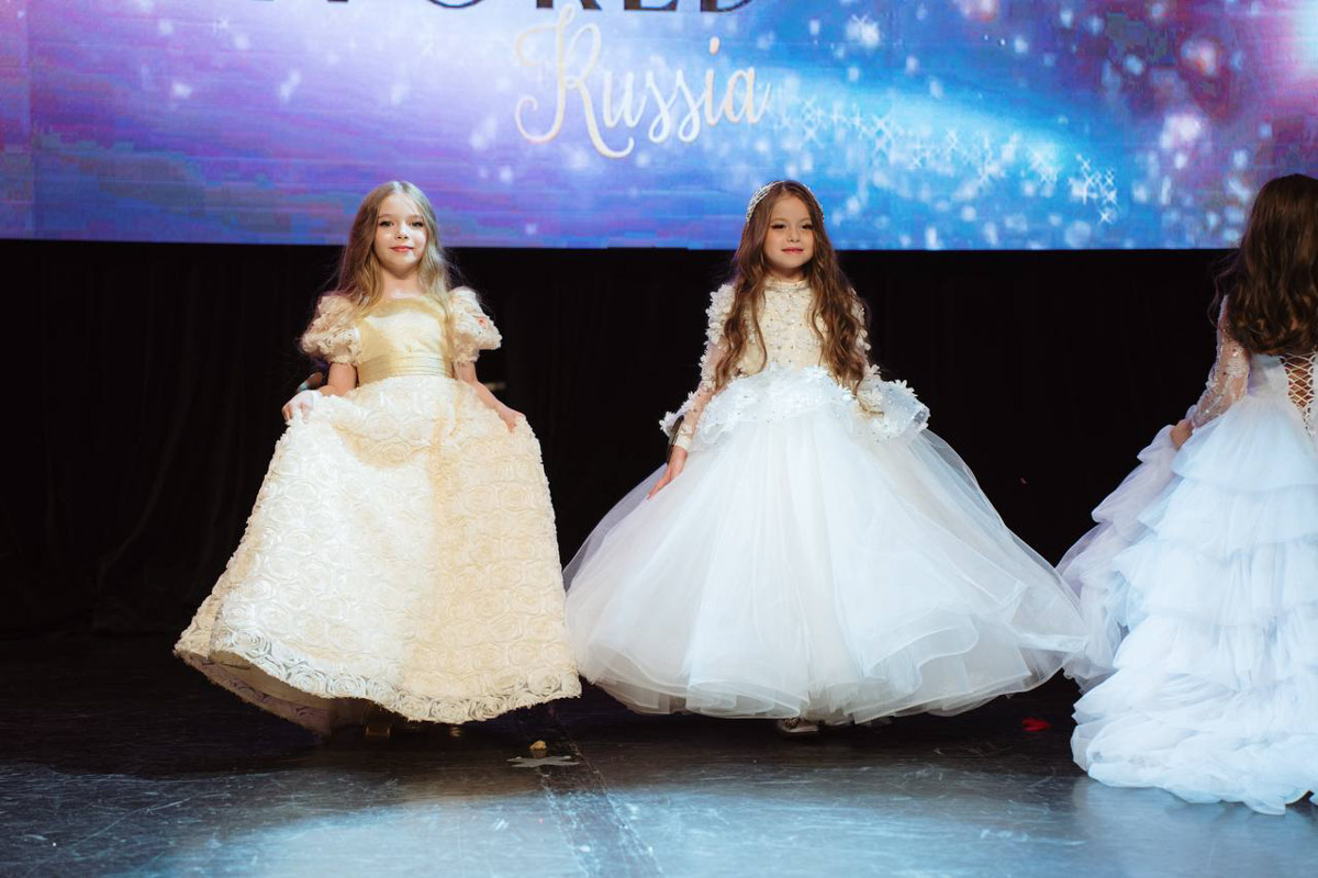 На всероссийской арене красоты сияют не только взрослые красавицы из Владимира, но и совсем еще юные звезды. Делегация от 33-го региона и модельного агентства Victory посетила Москву для участия, пожалуй, в самом масштабном конкурсе страны для детей Little Miss and Mister World Russia. «Ключ-Медиа» узнал, как выступили дети и какие титулы они привезли домой.