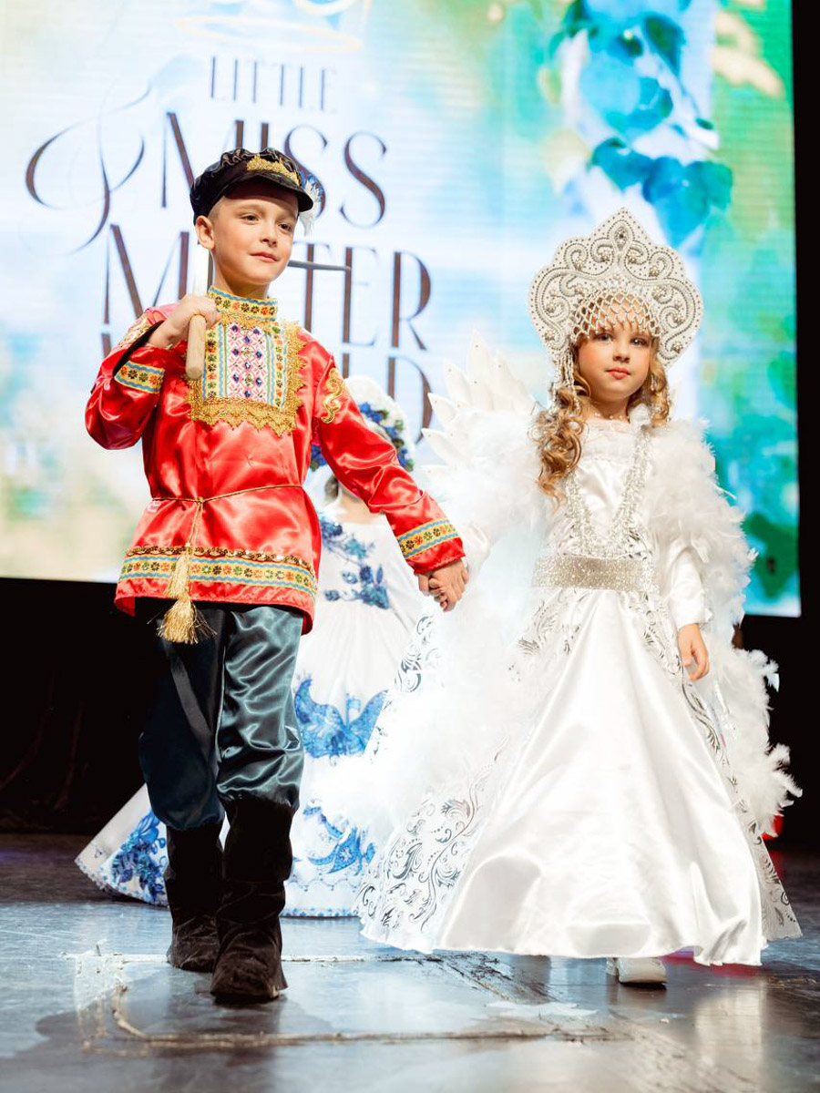 На всероссийской арене красоты сияют не только взрослые красавицы из Владимира, но и совсем еще юные звезды. Делегация от 33-го региона и модельного агентства Victory посетила Москву для участия, пожалуй, в самом масштабном конкурсе страны для детей Little Miss and Mister World Russia. «Ключ-Медиа» узнал, как выступили дети и какие титулы они привезли домой.