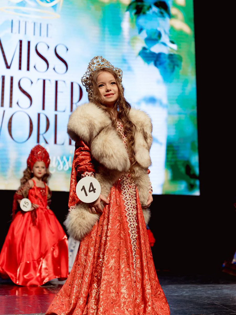 На всероссийской арене красоты сияют не только взрослые красавицы из Владимира, но и совсем еще юные звезды. Делегация от 33-го региона и модельного агентства Victory посетила Москву для участия, пожалуй, в самом масштабном конкурсе страны для детей Little Miss and Mister World Russia. «Ключ-Медиа» узнал, как выступили дети и какие титулы они привезли домой.