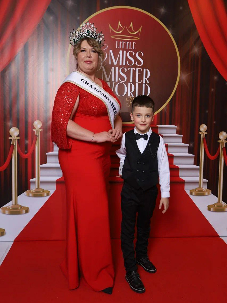 На всероссийской арене красоты сияют не только взрослые красавицы из Владимира, но и совсем еще юные звезды. Делегация от 33-го региона и модельного агентства Victory посетила Москву для участия, пожалуй, в самом масштабном конкурсе страны для детей Little Miss and Mister World Russia. «Ключ-Медиа» узнал, как выступили дети и какие титулы они привезли домой.