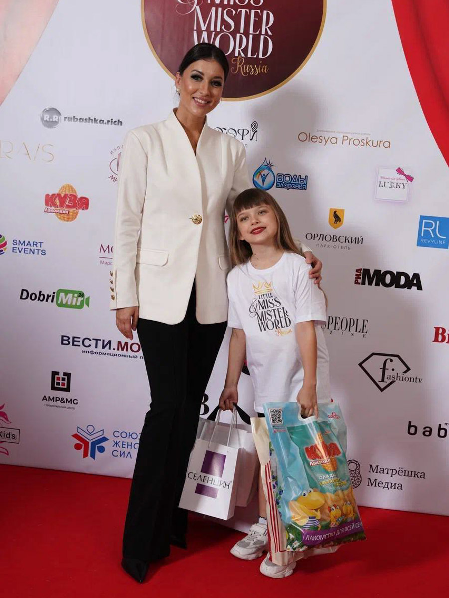 На всероссийской арене красоты сияют не только взрослые красавицы из Владимира, но и совсем еще юные звезды. Делегация от 33-го региона и модельного агентства Victory посетила Москву для участия, пожалуй, в самом масштабном конкурсе страны для детей Little Miss and Mister World Russia. «Ключ-Медиа» узнал, как выступили дети и какие титулы они привезли домой.