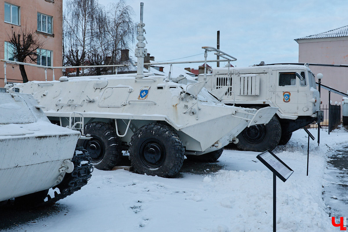 Во Владимире нет музея, объединяющего различные образцы техники. Зато такая коллекция есть под открытым небом прямо в черте города. Единственное, находятся экземпляры в отдаленных друг от друга локациях, но «Ключ-Медиа» собрал их воедино. Здорово, что увидеть механизмы своими глазами может каждый, и притом совершенно бесплатно!