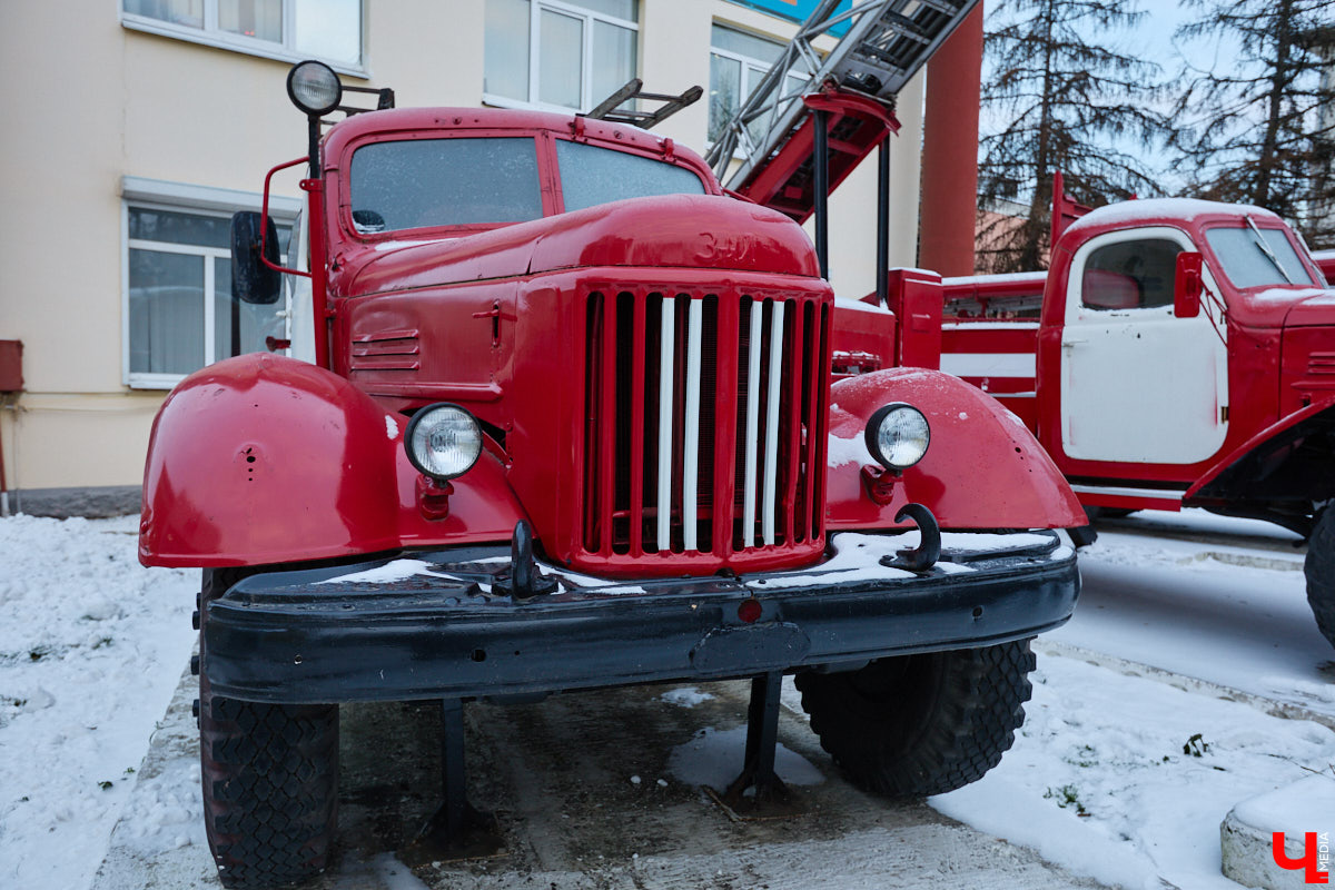 Во Владимире нет музея, объединяющего различные образцы техники. Зато такая коллекция есть под открытым небом прямо в черте города. Единственное, находятся экземпляры в отдаленных друг от друга локациях, но «Ключ-Медиа» собрал их воедино. Здорово, что увидеть механизмы своими глазами может каждый, и притом совершенно бесплатно!