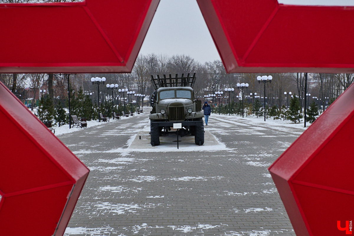 Во Владимире нет музея, объединяющего различные образцы техники. Зато такая коллекция есть под открытым небом прямо в черте города. Единственное, находятся экземпляры в отдаленных друг от друга локациях, но «Ключ-Медиа» собрал их воедино. Здорово, что увидеть механизмы своими глазами может каждый, и притом совершенно бесплатно!