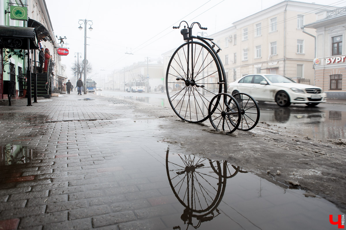 Во Владимире нет музея, объединяющего различные образцы техники. Зато такая коллекция есть под открытым небом прямо в черте города. Единственное, находятся экземпляры в отдаленных друг от друга локациях, но «Ключ-Медиа» собрал их воедино. Здорово, что увидеть механизмы своими глазами может каждый, и притом совершенно бесплатно!