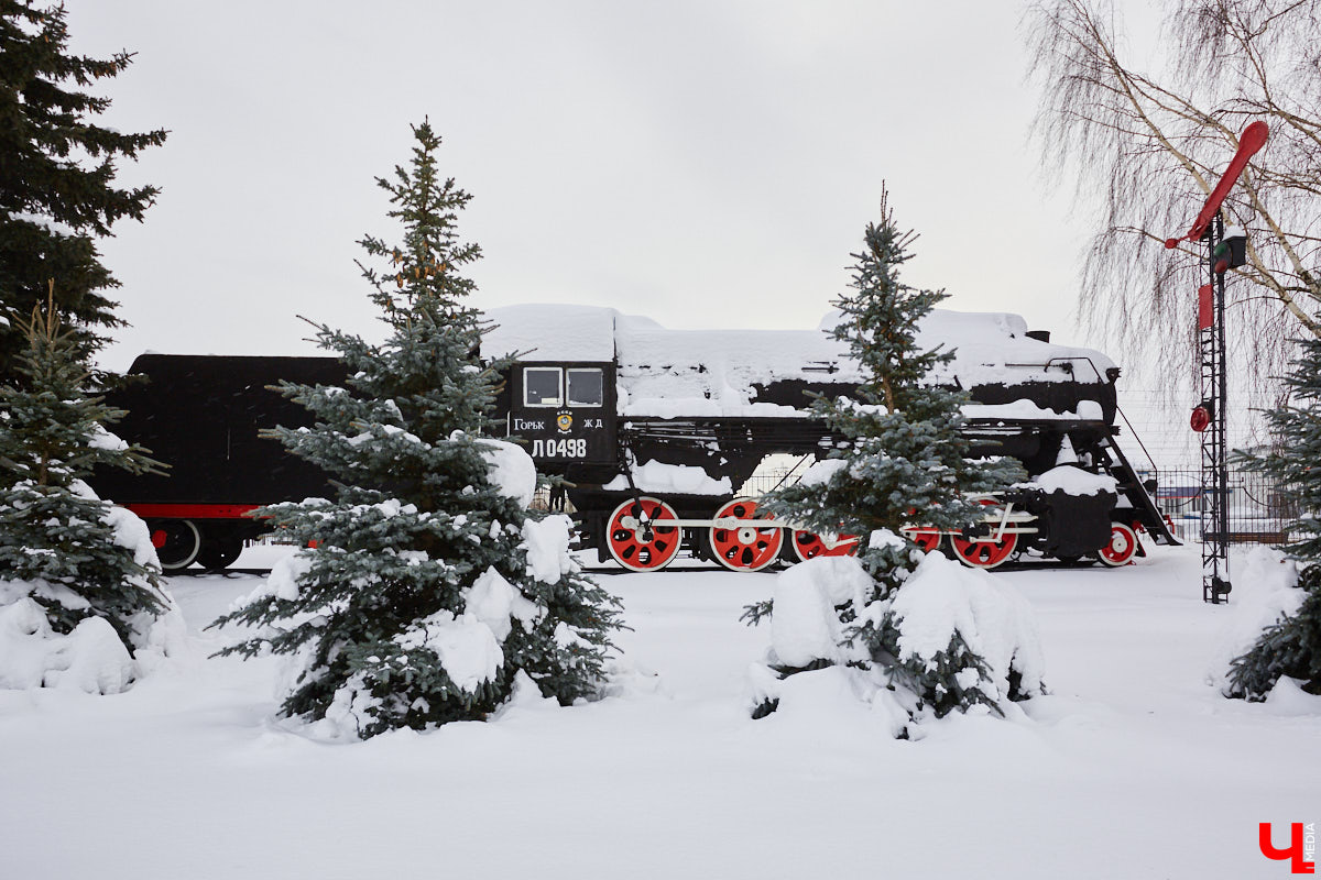 Во Владимире нет музея, объединяющего различные образцы техники. Зато такая коллекция есть под открытым небом прямо в черте города. Единственное, находятся экземпляры в отдаленных друг от друга локациях, но «Ключ-Медиа» собрал их воедино. Здорово, что увидеть механизмы своими глазами может каждый, и притом совершенно бесплатно!
