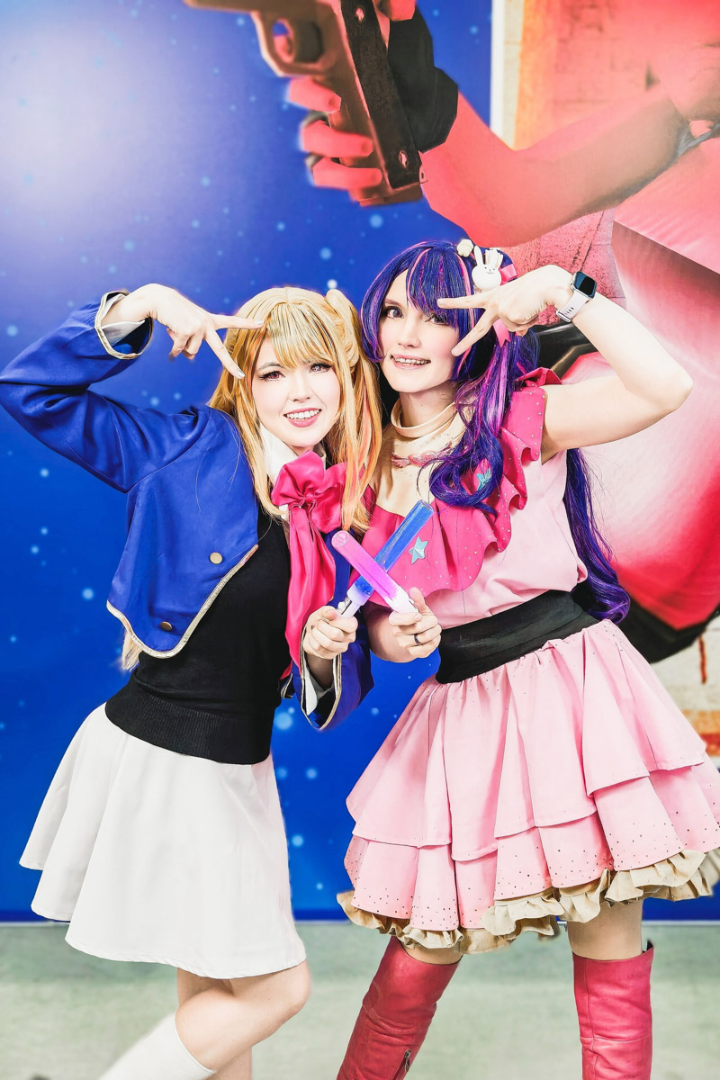 Как тесен мир! Ковровская Аленушка из «Трех богатырей» и Зои из KPop Demon Hunters встретились на территории «Тимирязев Центра» в Москве. Локация на три дня стала площадкой для одного из самых известных фестивалей — «Comic Con Игромир»! Главное событие для всех фандомов России провели впервые с 2019 года. И, конечно, наши косплееры не упустили шанс показать себя!