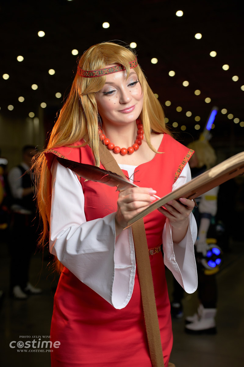 Как тесен мир! Ковровская Аленушка из «Трех богатырей» и Зои из KPop Demon Hunters встретились на территории «Тимирязев Центра» в Москве. Локация на три дня стала площадкой для одного из самых известных фестивалей — «Comic Con Игромир»! Главное событие для всех фандомов России провели впервые с 2019 года. И, конечно, наши косплееры не упустили шанс показать себя!