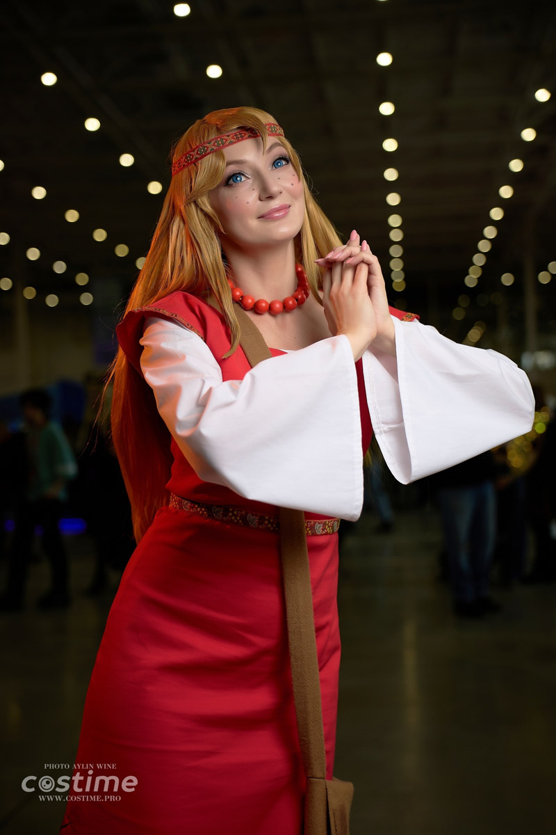 Как тесен мир! Ковровская Аленушка из «Трех богатырей» и Зои из KPop Demon Hunters встретились на территории «Тимирязев Центра» в Москве. Локация на три дня стала площадкой для одного из самых известных фестивалей — «Comic Con Игромир»! Главное событие для всех фандомов России провели впервые с 2019 года. И, конечно, наши косплееры не упустили шанс показать себя!