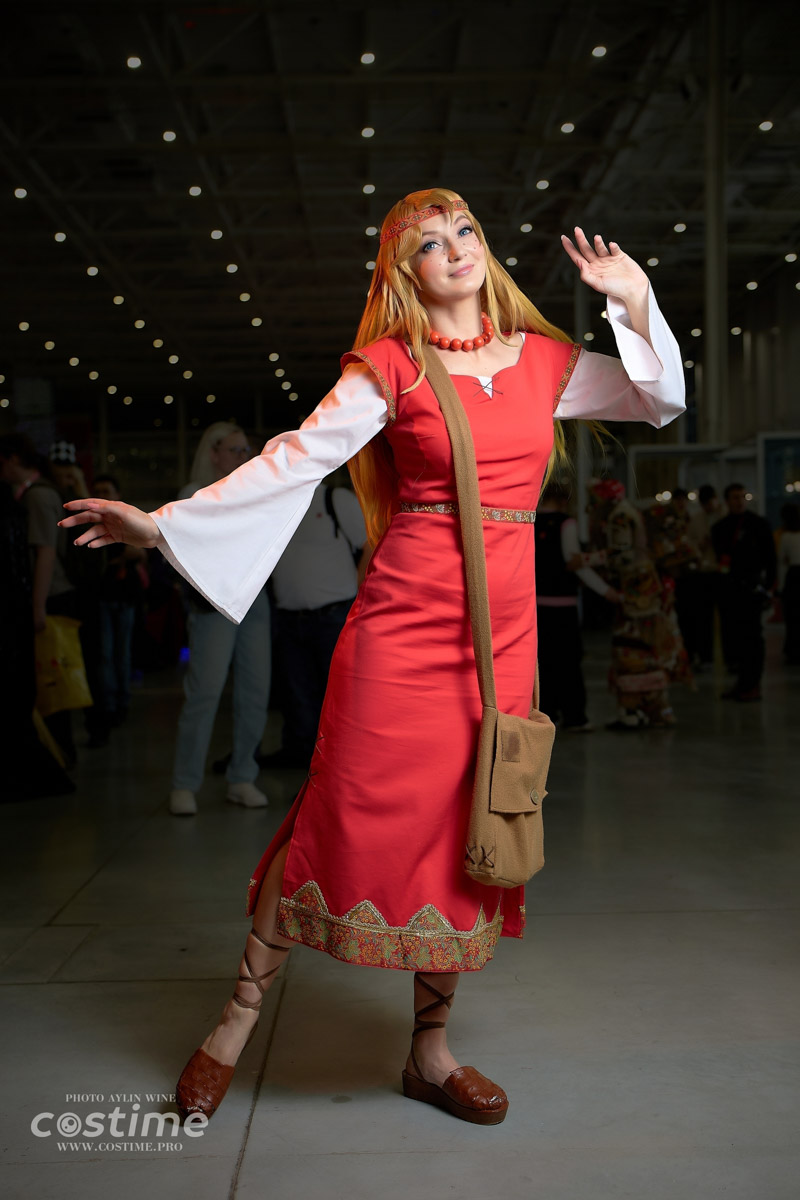 Как тесен мир! Ковровская Аленушка из «Трех богатырей» и Зои из KPop Demon Hunters встретились на территории «Тимирязев Центра» в Москве. Локация на три дня стала площадкой для одного из самых известных фестивалей — «Comic Con Игромир»! Главное событие для всех фандомов России провели впервые с 2019 года. И, конечно, наши косплееры не упустили шанс показать себя!