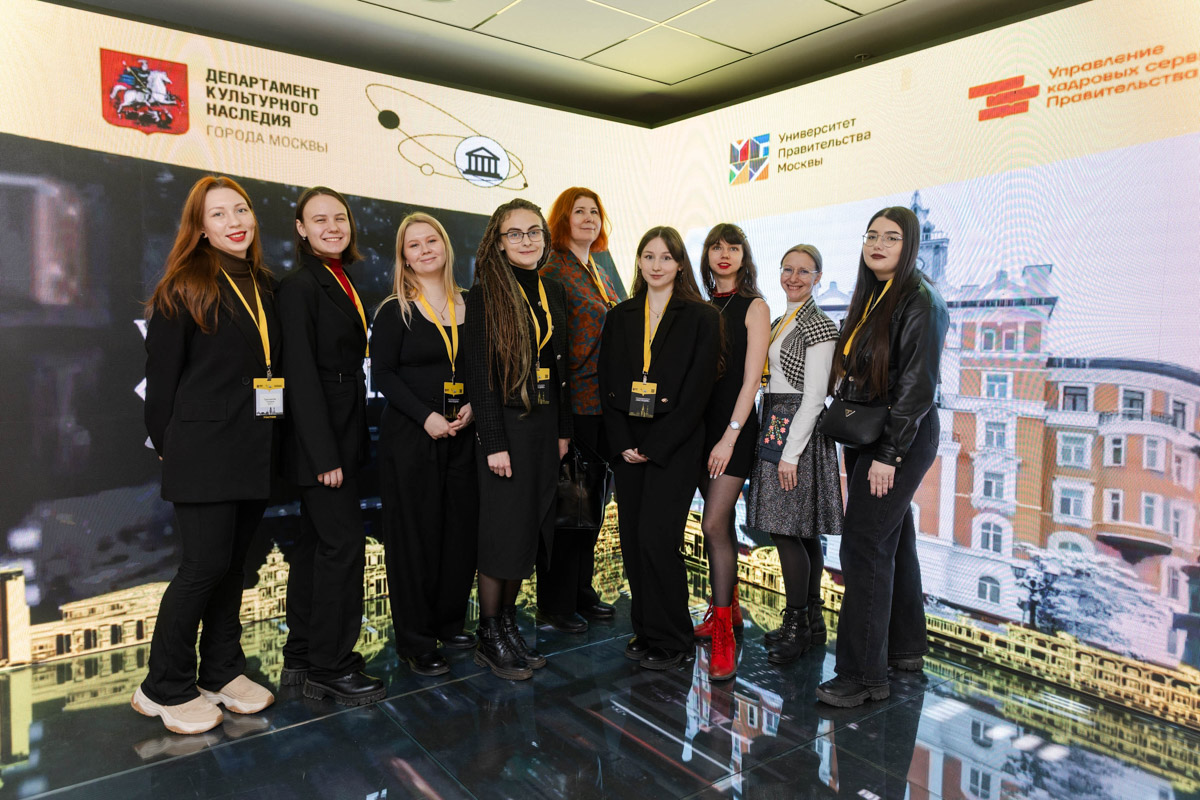 Чего только не придумывают наши студенты! Пока жители города грустно смотрят на старое здание «Владалко», проезжая мимо, ребята решили переосмыслить его концепцию. «Ключ-Медиа» узнал подробнее о данной идее, к слову, победившей в конкурсе от молодежного форума «Наследие».