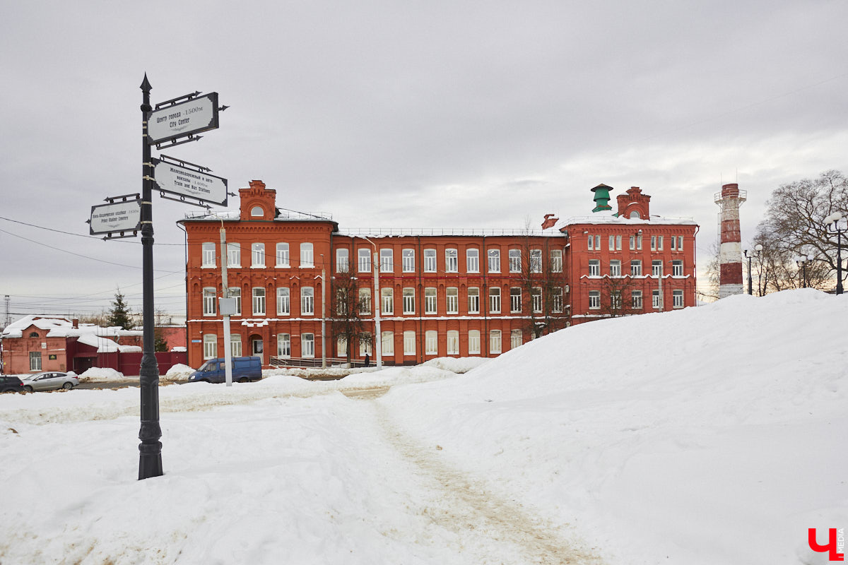 Чего только не придумывают наши студенты! Пока жители города грустно смотрят на старое здание «Владалко», проезжая мимо, ребята решили переосмыслить его концепцию. «Ключ-Медиа» узнал подробнее о данной идее, к слову, победившей в конкурсе от молодежного форума «Наследие».