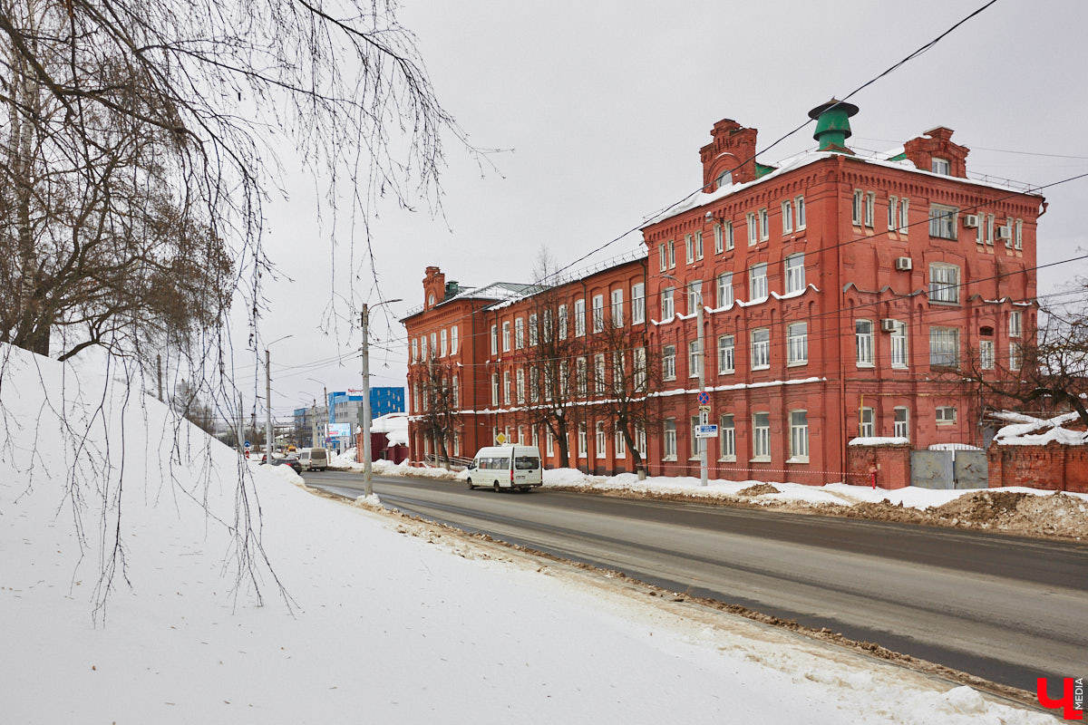 Чего только не придумывают наши студенты! Пока жители города грустно смотрят на старое здание «Владалко», проезжая мимо, ребята решили переосмыслить его концепцию. «Ключ-Медиа» узнал подробнее о данной идее, к слову, победившей в конкурсе от молодежного форума «Наследие».
