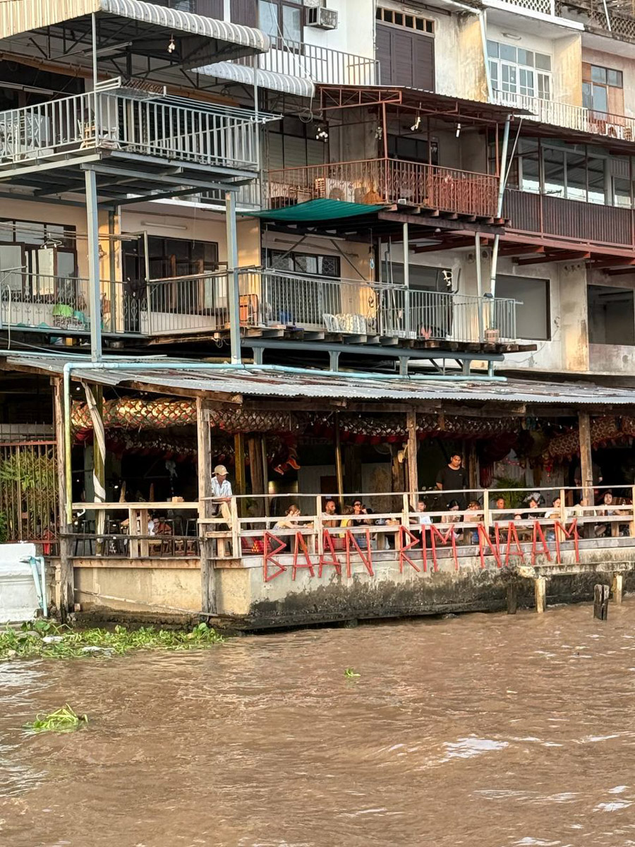 В последнее время организовывать путешествия за границу стало сложнее. Но и в этих условиях остаются возможности спланировать необычный тур за приемлемые деньги. Жительница Владимира Полина Чистова занимается этим уже 17 лет: с семьей она объездила более 30 стран. О своем любопытном опыте наша героиня рассказала «Ключ-Медиа».