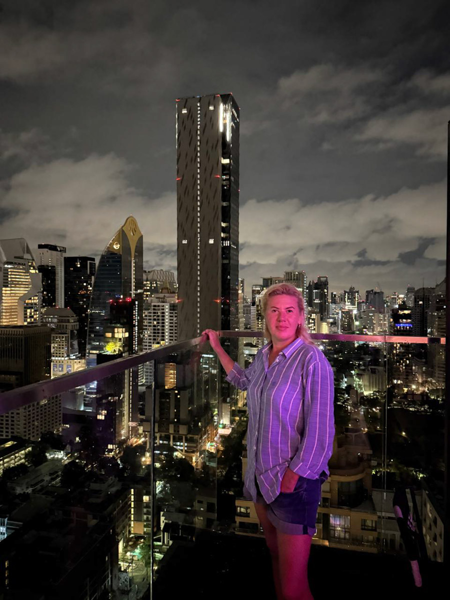 В последнее время организовывать путешествия за границу стало сложнее. Но и в этих условиях остаются возможности спланировать необычный тур за приемлемые деньги. Жительница Владимира Полина Чистова занимается этим уже 17 лет: с семьей она объездила более 30 стран. О своем любопытном опыте наша героиня рассказала «Ключ-Медиа».