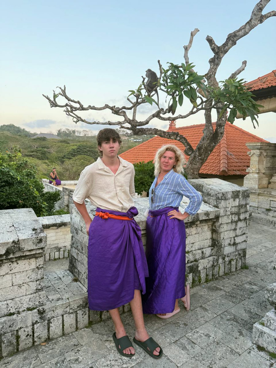 В последнее время организовывать путешествия за границу стало сложнее. Но и в этих условиях остаются возможности спланировать необычный тур за приемлемые деньги. Жительница Владимира Полина Чистова занимается этим уже 17 лет: с семьей она объездила более 30 стран. О своем любопытном опыте наша героиня рассказала «Ключ-Медиа».