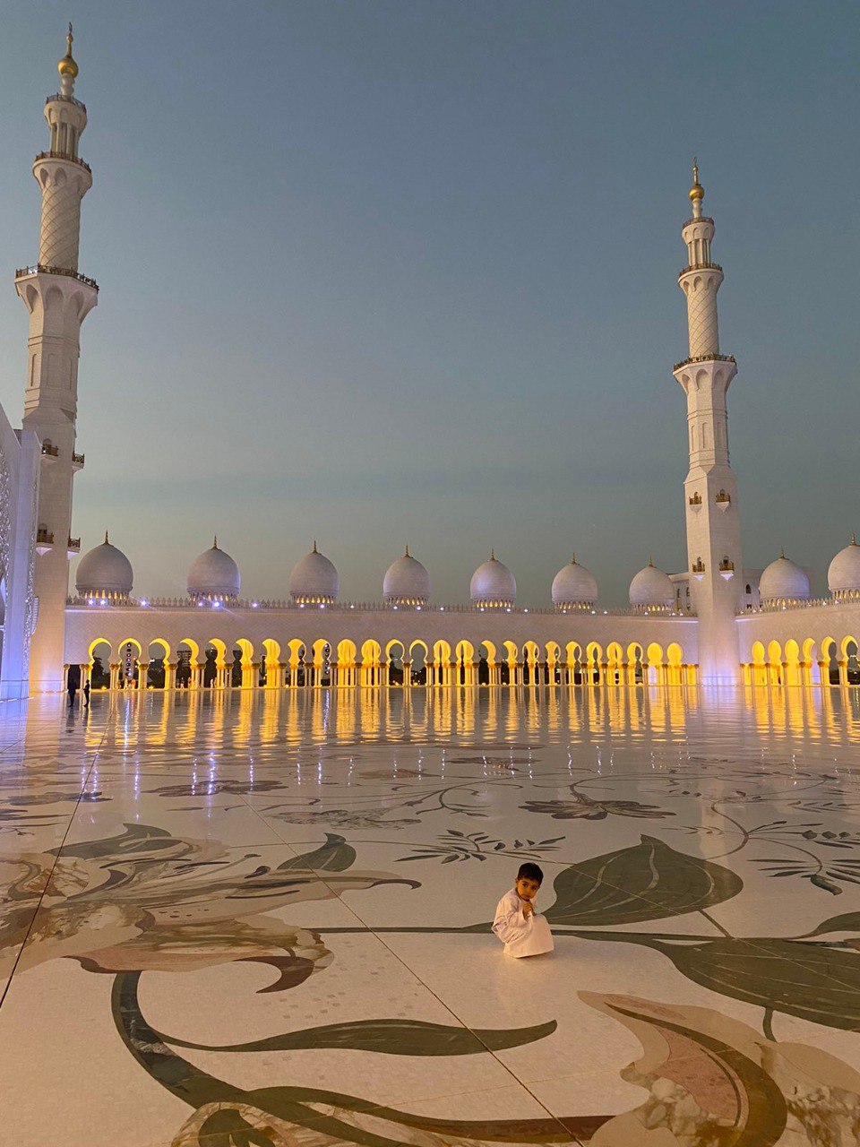 В последнее время организовывать путешествия за границу стало сложнее. Но и в этих условиях остаются возможности спланировать необычный тур за приемлемые деньги. Жительница Владимира Полина Чистова занимается этим уже 17 лет: с семьей она объездила более 30 стран. О своем любопытном опыте наша героиня рассказала «Ключ-Медиа».