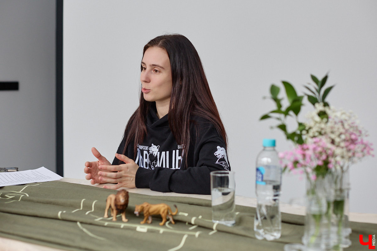 Если и говорить про спортивную гордость областного центра, точно стоит упомянуть женский баскетбол. Из обычной университетской команды «Владимирские львицы» выросли до участниц Суперлиги с интересными игроками в составе. Одной из них является уроженка Санкт-Петербурга Кристина Корд, с которой «Ключ-Медиа» решил познакомиться поближе.