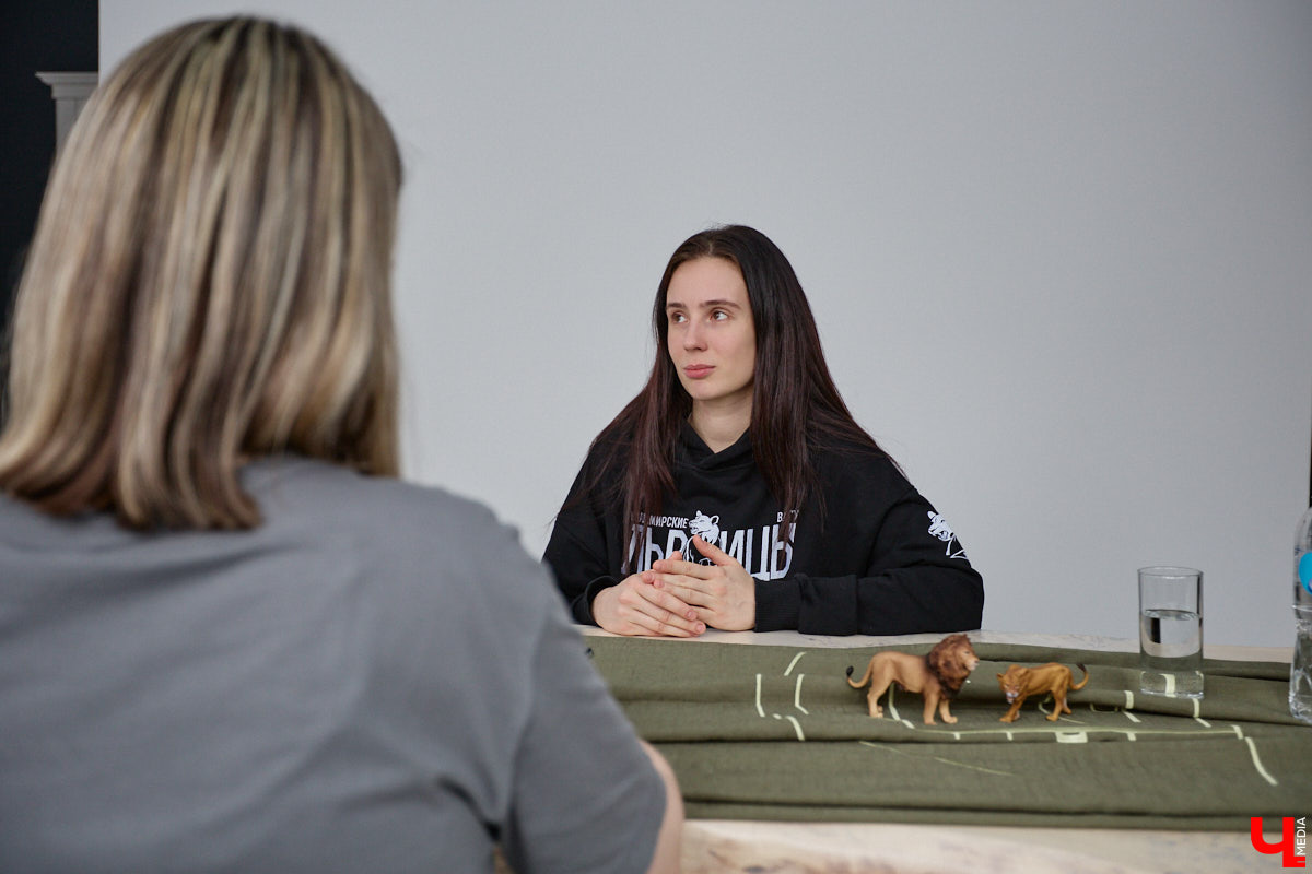 Если и говорить про спортивную гордость областного центра, точно стоит упомянуть женский баскетбол. Из обычной университетской команды «Владимирские львицы» выросли до участниц Суперлиги с интересными игроками в составе. Одной из них является уроженка Санкт-Петербурга Кристина Корд, с которой «Ключ-Медиа» решил познакомиться поближе.