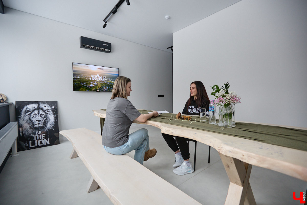 Если и говорить про спортивную гордость областного центра, точно стоит упомянуть женский баскетбол. Из обычной университетской команды «Владимирские львицы» выросли до участниц Суперлиги с интересными игроками в составе. Одной из них является уроженка Санкт-Петербурга Кристина Корд, с которой «Ключ-Медиа» решил познакомиться поближе.