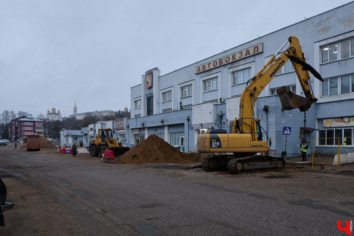 В минувшем году во Владимире было претворено в жизнь, полностью или только частично, немало идей, на которые явно не поскупились. Еще бы: стоит их воплощение от ста миллионов рублей и выше. «Ключ-Медиа» составил подборку самых дорогих проектов уходящего года.