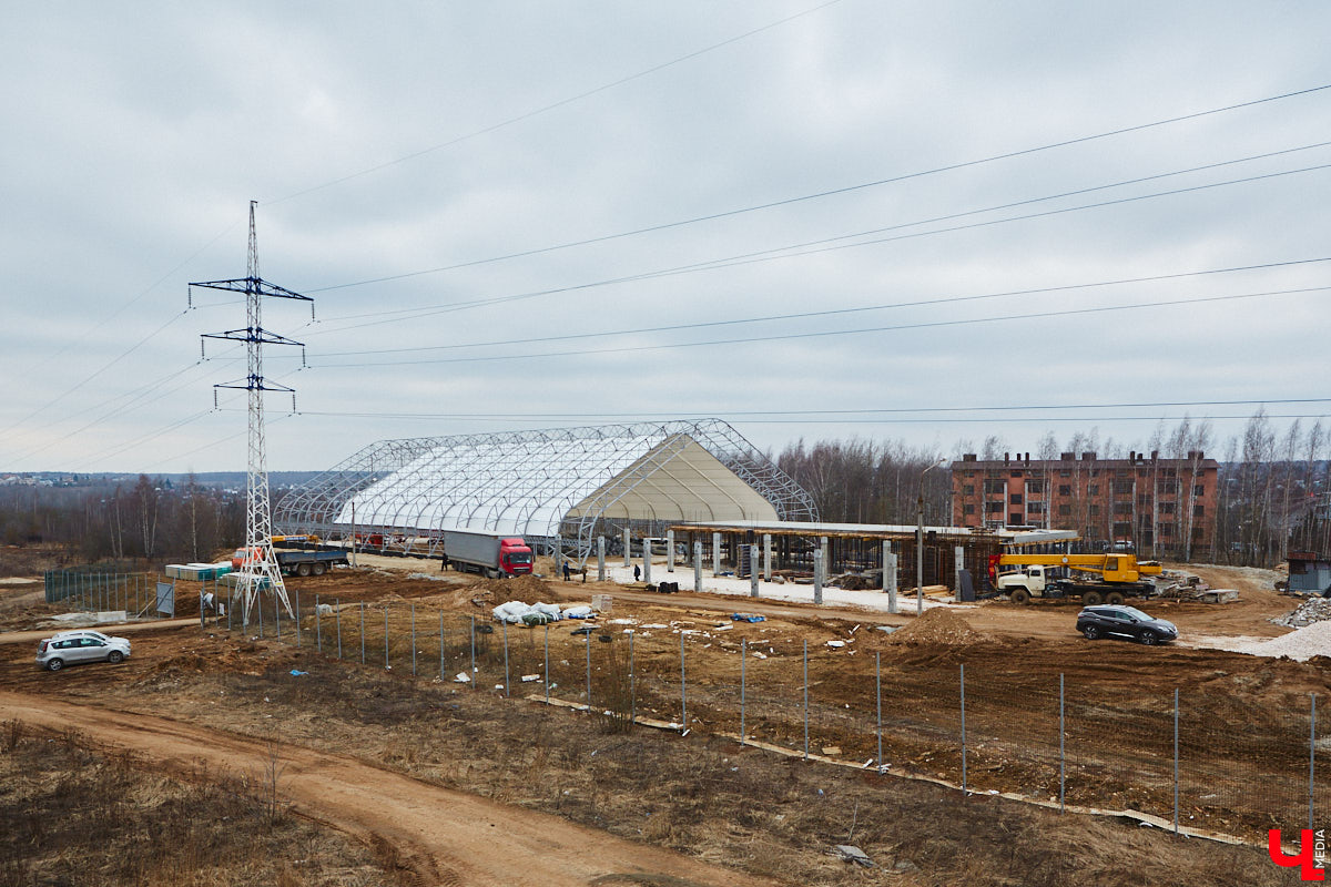 В минувшем году во Владимире было претворено в жизнь, полностью или только частично, немало идей, на которые явно не поскупились. Еще бы: стоит их воплощение от ста миллионов рублей и выше. «Ключ-Медиа» составил подборку самых дорогих проектов уходящего года.