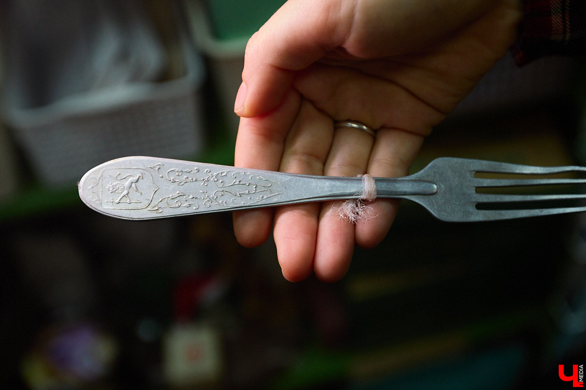 23 и 24 августа 1958 года город Владимир отмечал 850-летний юбилей. Готовились к нему основательно, потому и сувениров, напоминающих о важной дате, сохранилось немало. Часть из них находится в коллекции Михаила Самойлова, а вместе с ней и другие трофеи, от которых может «триггернуть» или «флэшбекнуть».