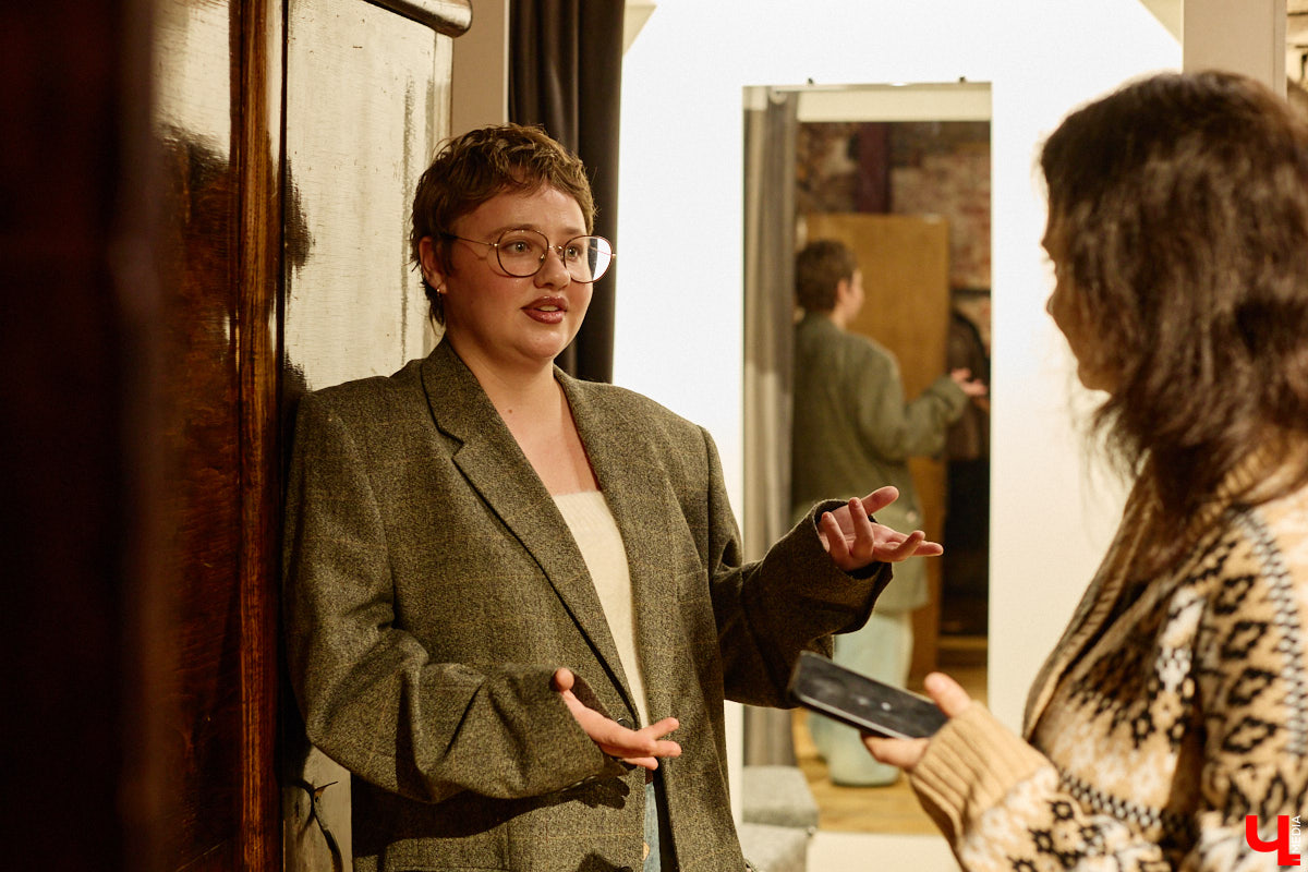 Неудачи не публичны. Но что будет, если выставить их на всеобщее обозрение? Владимирская команда предложила художникам выбрать провальные, по их мнению, работы из собственного арсенала, а потом собрала из них экспозицию. Что в итоге получилось, «Ключ-Медиа» узнал на вчерашнем открытии провокационного проекта.