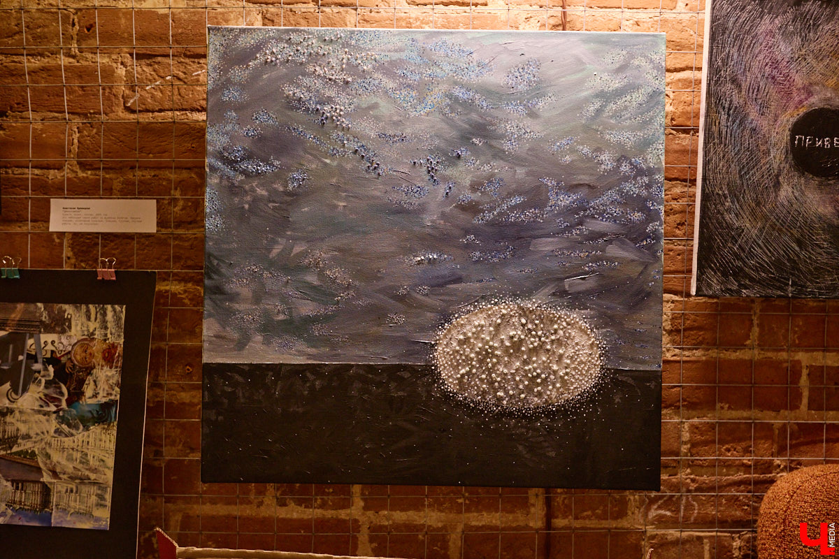 Неудачи не публичны. Но что будет, если выставить их на всеобщее обозрение? Владимирская команда предложила художникам выбрать провальные, по их мнению, работы из собственного арсенала, а потом собрала из них экспозицию. Что в итоге получилось, «Ключ-Медиа» узнал на вчерашнем открытии провокационного проекта.