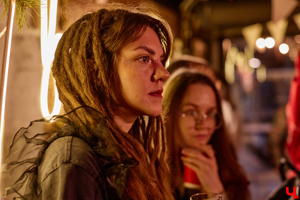 Неудачи не публичны. Но что будет, если выставить их на всеобщее обозрение? Владимирская команда предложила художникам выбрать провальные, по их мнению, работы из собственного арсенала, а потом собрала из них экспозицию. Что в итоге получилось, «Ключ-Медиа» узнал на вчерашнем открытии провокационного проекта.