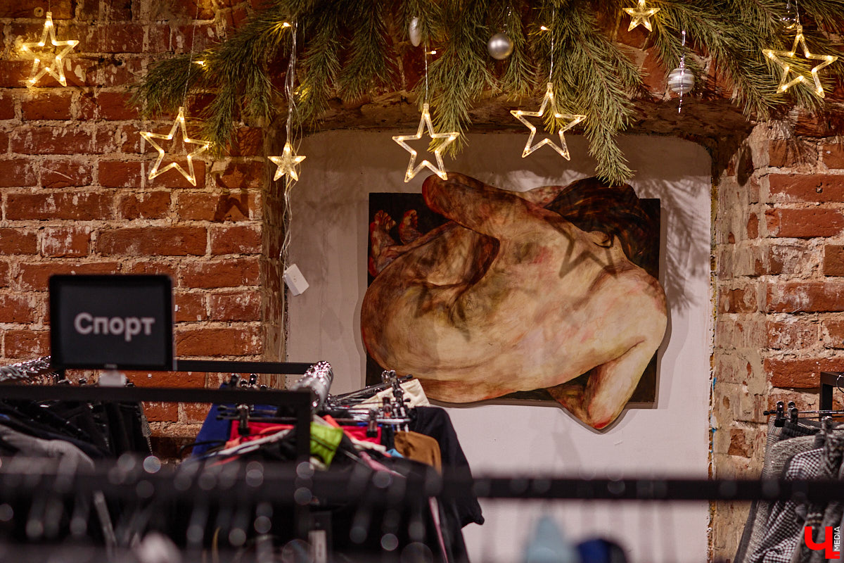 Неудачи не публичны. Но что будет, если выставить их на всеобщее обозрение? Владимирская команда предложила художникам выбрать провальные, по их мнению, работы из собственного арсенала, а потом собрала из них экспозицию. Что в итоге получилось, «Ключ-Медиа» узнал на вчерашнем открытии провокационного проекта.