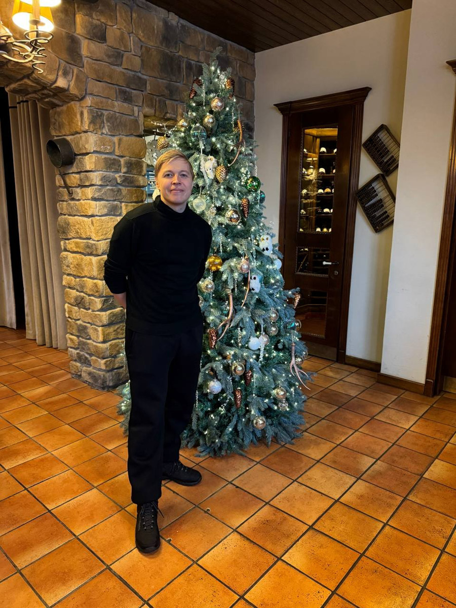 В начале января владимирцев ждут юмор и популярные мелодии. Ваня Усович после творческой паузы вернется с новым стендапом, группа PIZZA отметит 15-летие большим новогодним концертом, а Владимир Винокур вместе с артистами Театра пародий создаст вечер знакомых образов, музыкальных номеров и свежих шуток.