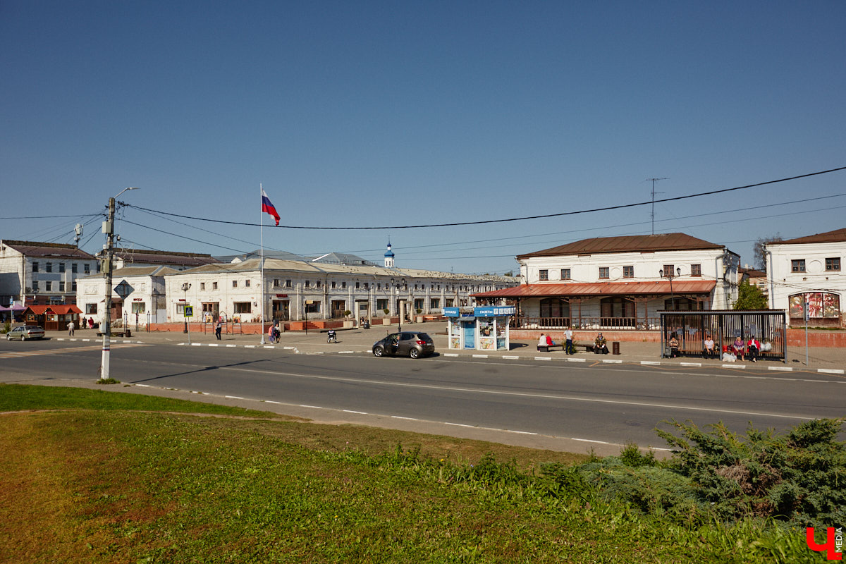 Карту легендарного маршрута «Золотое кольцо России» дополнили новыми точками. Если раньше от 33-го региона на ней значились только Владимир и Суздаль, то теперь мест, которые потенциально могут заинтересовать путешественников, их стало на 11 больше. Но поможет ли это поднять туристический поток? 