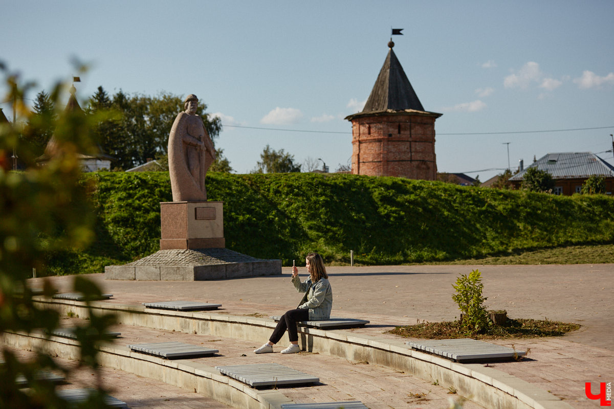 Карту легендарного маршрута «Золотое кольцо России» дополнили новыми точками. Если раньше от 33-го региона на ней значились только Владимир и Суздаль, то теперь мест, которые потенциально могут заинтересовать путешественников, их стало на 11 больше. Но поможет ли это поднять туристический поток? 