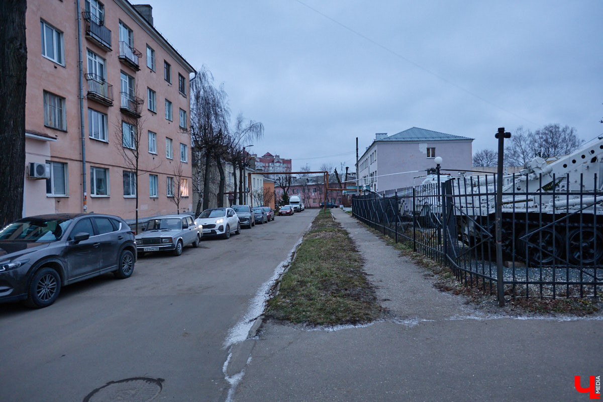 Лагерь немецких военнопленных, Собачий поселок, народные «сталинки», ВДНХ, парк им. 850-летия, Экспоцентр, школа № 8 — что между ними общего? Так или иначе все эти разнородные объекты связаны с одним из самых молодых советских заводов во Владимире — нынешним «Электроприбором».