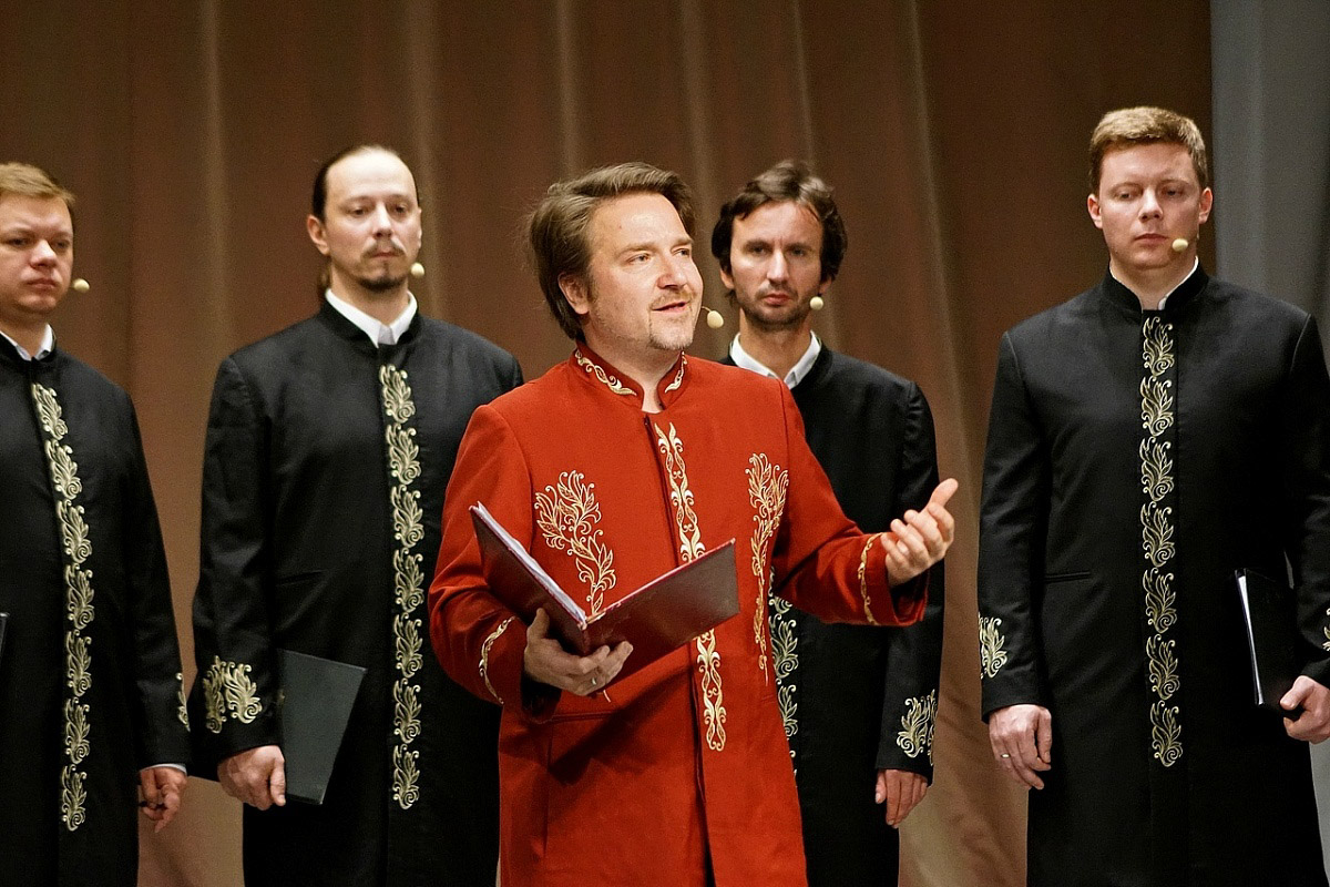 Рождество прошло, но праздничная программа хора Валаамского монастыря вновь перенесет слушателей к истокам древних распевов, создав атмосферу глубокого погружения в историю. Группы «Черный обелиск» и «Пасаш» обеспечат мощный драйв, а завершит череду событий выступление Heronwater, где световое шоу и клубная энергетика превратят вечер в масштабное торжество. Все детали предстоящих концертов ищите в нашей афише.