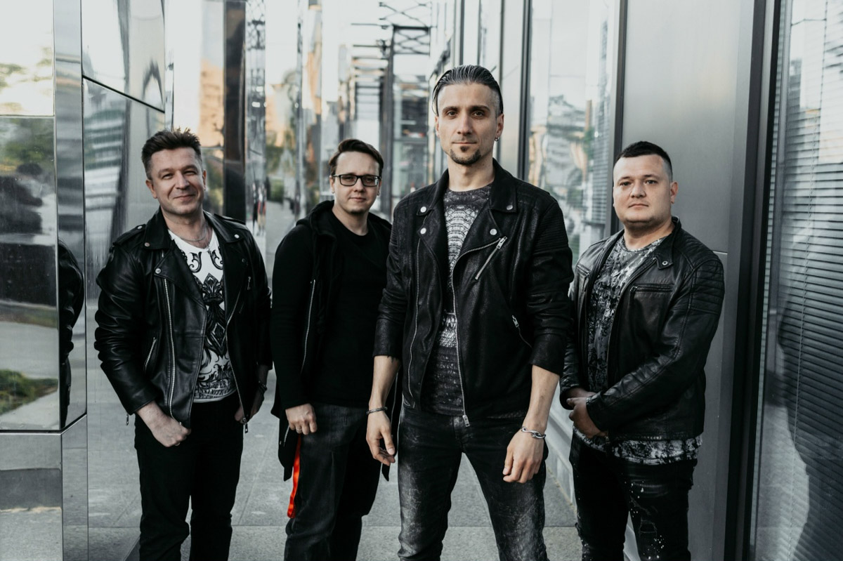 Рождество прошло, но праздничная программа хора Валаамского монастыря вновь перенесет слушателей к истокам древних распевов, создав атмосферу глубокого погружения в историю. Группы «Черный обелиск» и «Пасаш» обеспечат мощный драйв, а завершит череду событий выступление Heronwater, где световое шоу и клубная энергетика превратят вечер в масштабное торжество. Все детали предстоящих концертов ищите в нашей афише.