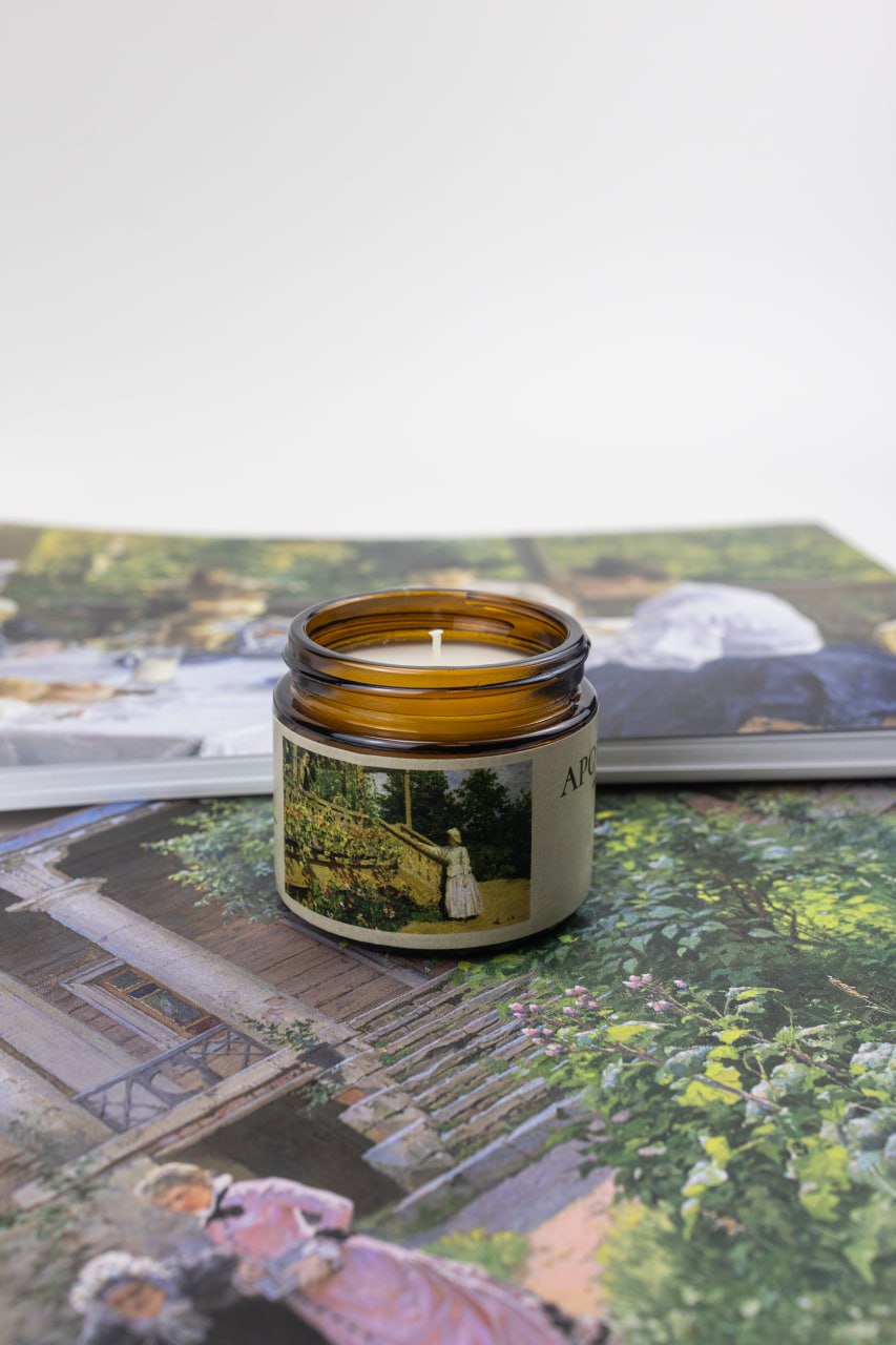 Приятно увидеть региональные мотивы на вещах прикладного характера: частичка родной земли всегда с тобой. Дизайнеры продолжают вдохновляться наследием Владимиро-Суздальского края и выпускать актуальные для современной жизни коллекции с местным колоритом. «Ключ-Медиа» собрал интересные художественные концепции, напоминающие о нашем культурном прошлом.