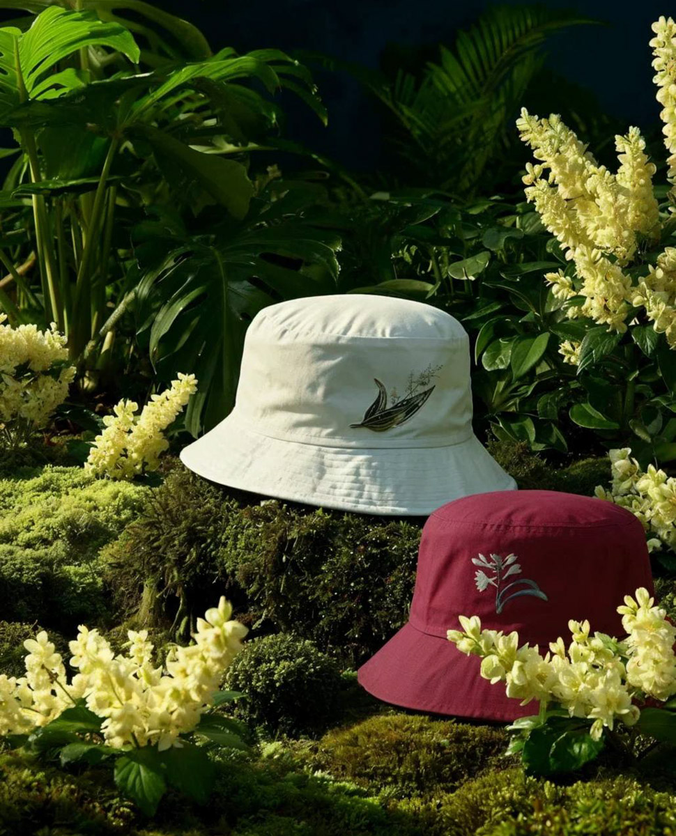 Приятно увидеть региональные мотивы на вещах прикладного характера: частичка родной земли всегда с тобой. Дизайнеры продолжают вдохновляться наследием Владимиро-Суздальского края и выпускать актуальные для современной жизни коллекции с местным колоритом. «Ключ-Медиа» собрал интересные художественные концепции, напоминающие о нашем культурном прошлом.