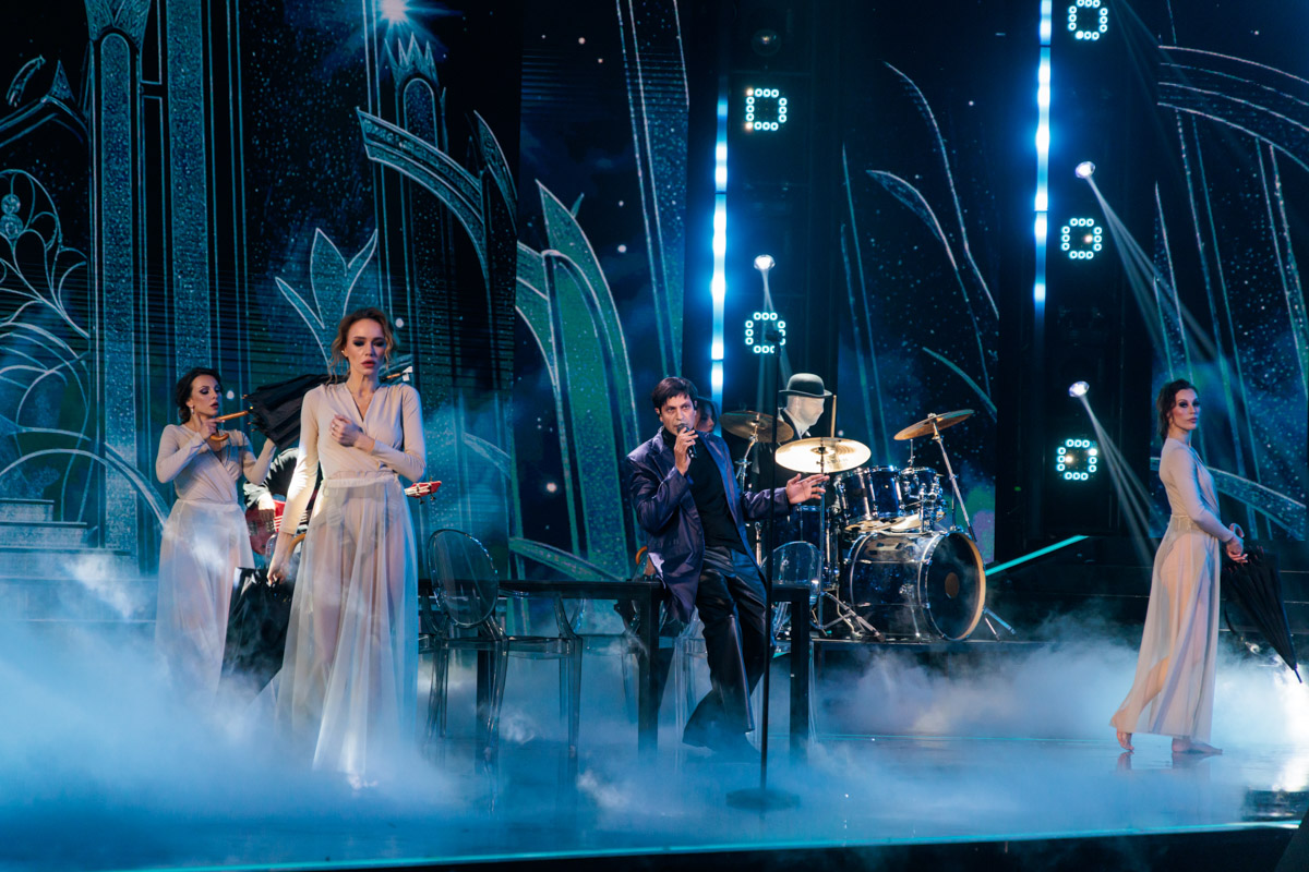 Сразу два местных таланта засветились в шоу на ТНТ. Роман Барсуков из Гусь-Хрустального, известный по «Фабрике звезд — 3», удивил судей пародией на Николая Носкова в программе «Ярче звезд», а владимирский комик Сархан Сафарли рассмешил зрителей со сцены «Стендап рулетки». О подготовке к выступлениям, эмоциях и результате участники телевизионных проектов поведали «Ключ-Медиа».