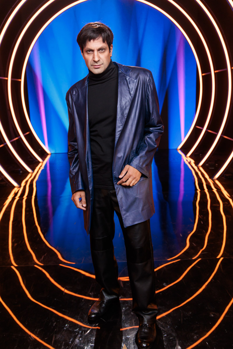 Сразу два местных таланта засветились в шоу на ТНТ. Роман Барсуков из Гусь-Хрустального, известный по «Фабрике звезд — 3», удивил судей пародией на Николая Носкова в программе «Ярче звезд», а владимирский комик Сархан Сафарли рассмешил зрителей со сцены «Стендап рулетки». О подготовке к выступлениям, эмоциях и результате участники телевизионных проектов поведали «Ключ-Медиа».