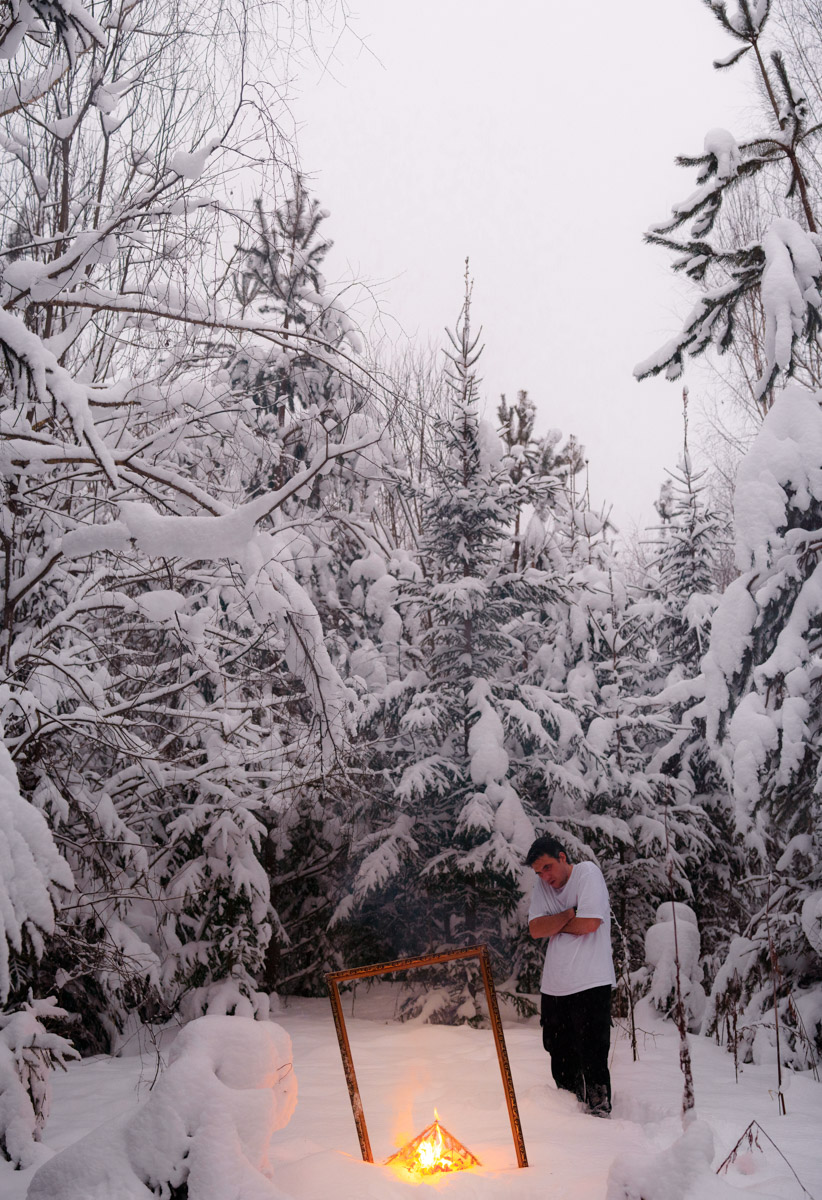 Автор динамичных сцен с фигурками Lego и машинками Hot Wheels Михаил Кудрин снимает не только игрушки. Например, не так давно фотограф решил поучаствовать в конкурсе автопортретов. «Ключ-Медиа» не смог пройти мимо и выяснил у художника все подробности о марафоне.